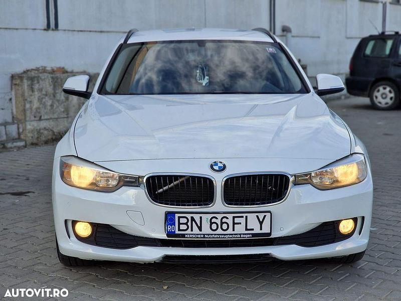 Culoarealb Utilizat 2012 BMW 320 Break | 7.300 EUR (Preț bun) - Imagine 1/4