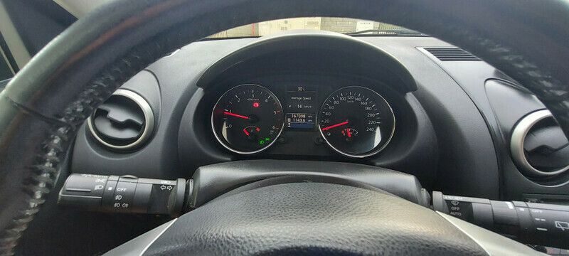 Gri Utilizat 2013 Nissan Qashqai SUV | 10.200 EUR (Puțin scump) - Imagine 1/4