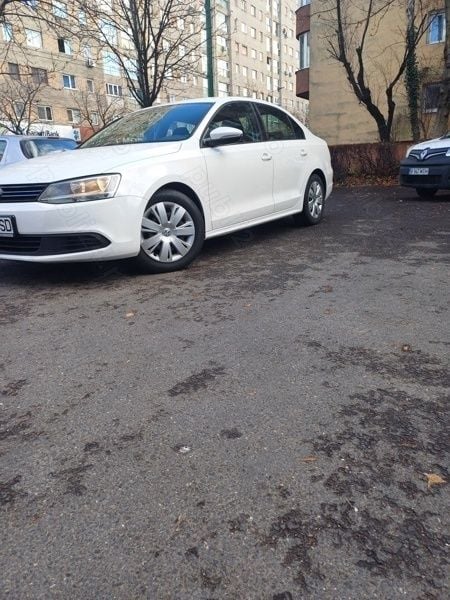 Second-hand VW Jetta 105 CP (77 kW) 2012 Alb Berlinǎ