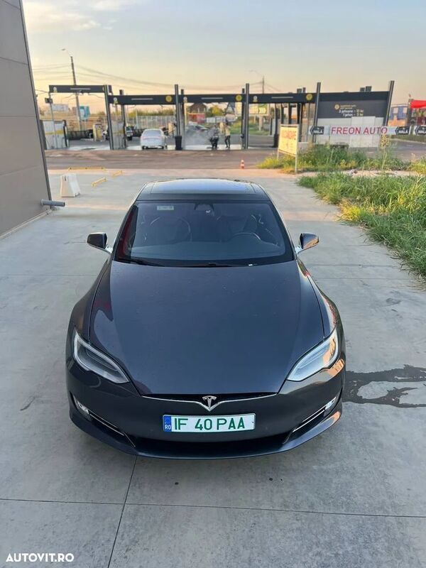 Gri Utilizat 2018 Tesla Model S Berlinǎ | 21.900 EUR - Imagine 1/4