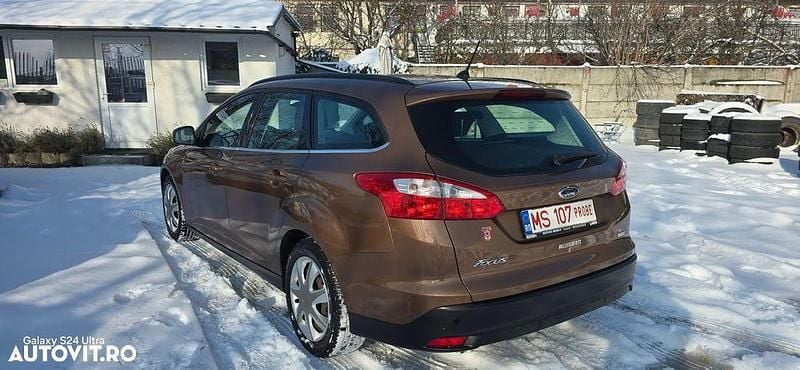 Second-hand Ford Focus Trend 125 CP (91 kW) 2013 Culoaremaro Break