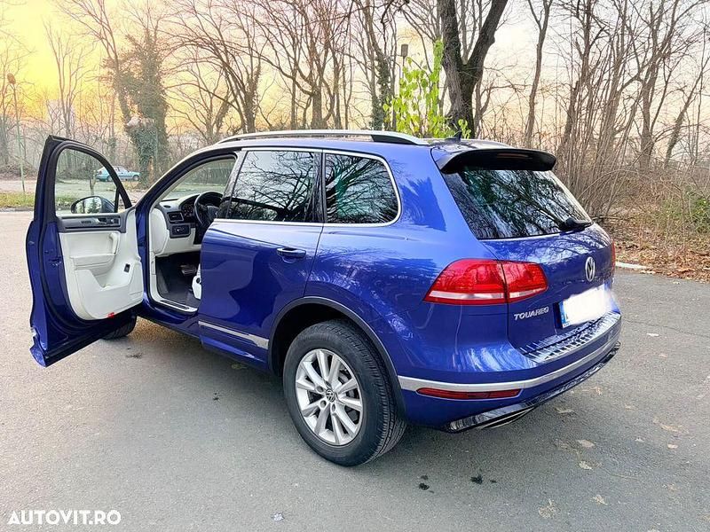Second-hand VW Touareg Terrain Tech 262 CP (192 kW) 2015 Culoarealbastru SUV