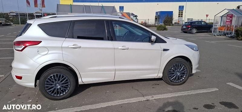 Second-hand Ford Kuga Titanium 180 CP (132 kW) 2016 Culoarealb SUV