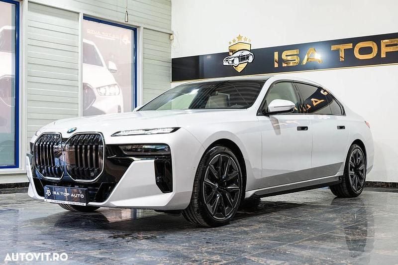 Culoarealb Nouă 2025 BMW 740 Shadowline Berlinǎ | 135.520 EUR (Preț bun) - Imagine 1/4