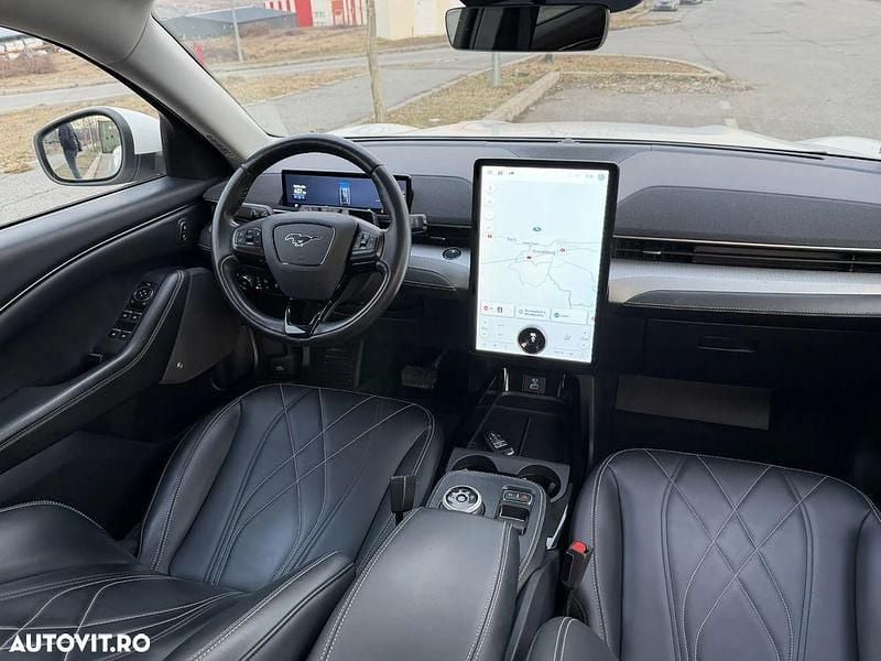 Second-hand Ford Mustang Mach-E 202 kW (276 CP) 2022 Culoarealb SUV