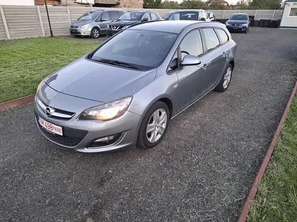 Gri Utilizat 2013 Opel Astra Active Break | 3.500 EUR (Super Preț) - Imagine 1/4
