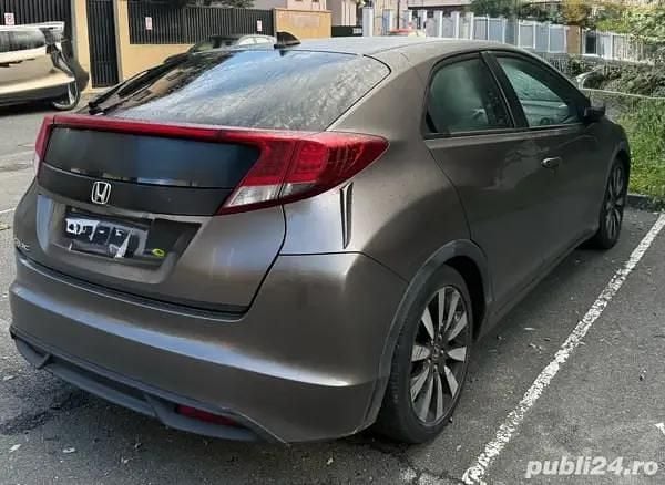 Second-hand Honda Civic Comfort 140 CP (102 kW) 2014 Maro Break