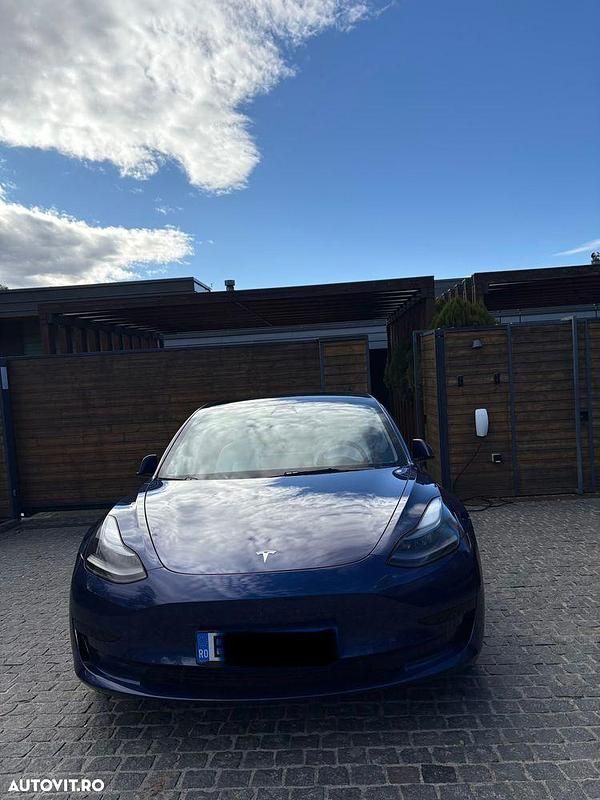 Second-hand Tesla Model 3 RWD 208 kW (283 CP) 2022 Culoarealbastru Berlinǎ