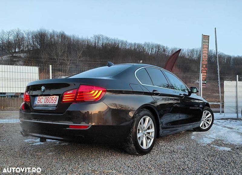 Second-hand BMW 520 Luxury Line 184 CP (135 kW) 2014 Culoaremaro Berlinǎ