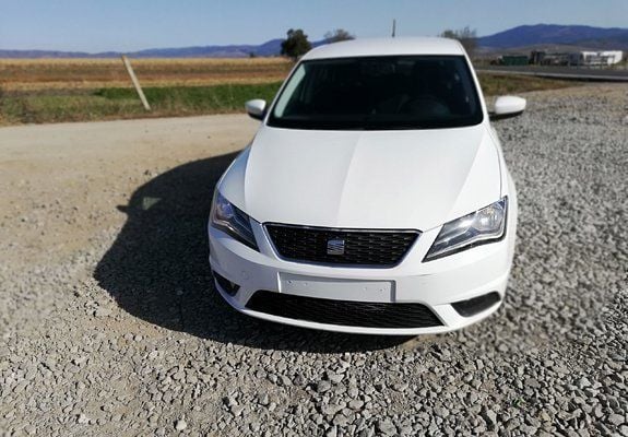 Second-hand Seat Toledo 105 CP (77 kW) 2013 Alb Berlinǎ