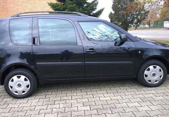 Second-hand Skoda Roomster 75 CP (55 kW) 2010 Negru Monovolum
