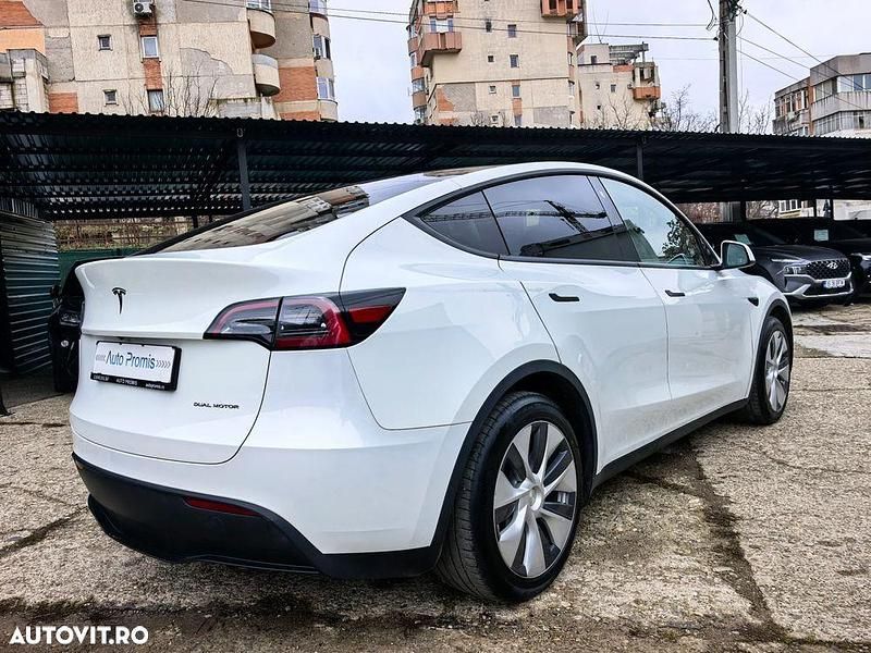 Second-hand Tesla Model Y 378 kW (514 CP) 2024 Culoarealb SUV