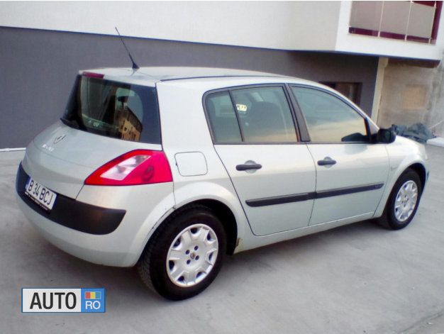 Second-hand Renault Mégane II 115 CP (84 kW) 2003 Argintiu Hatchback