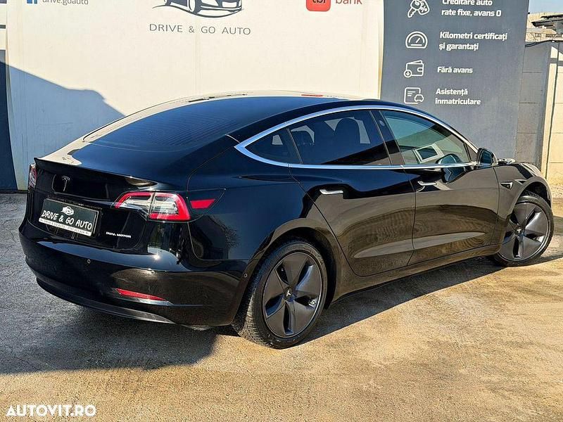 Second-hand Tesla Model 3 365 kW (497 CP) 2020 Culoarenegru Berlinǎ