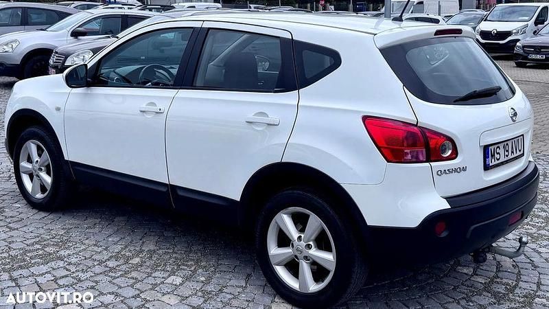 Second-hand Nissan Qashqai 106 CP (77 kW) 2008 Culoarealb SUV