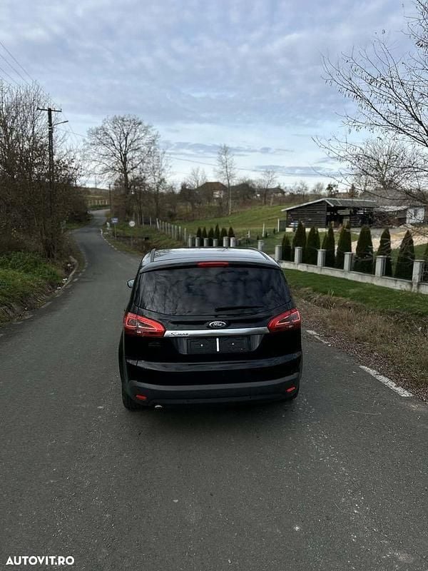 Second-hand Ford S-MAX Titanium X 140 CP (102 kW) 2012 Culoarenegru Monovolum