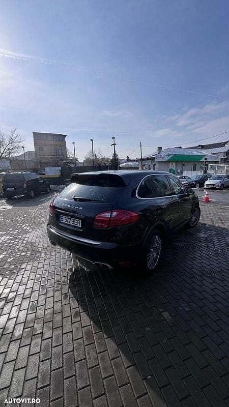Second-hand Porsche Cayenne 245 CP (180 kW) 2011 Culoarenegru SUV