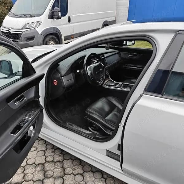 Second-hand Jaguar XF R-Sport 300 CP (220 kW) 2016 Berlinǎ