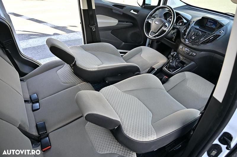 Second-hand Ford Tourneo Trend 95 CP (69 kW) 2015 Culoarealb Break