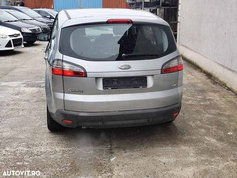 Second-hand Ford S-MAX Champions Edition 140 CP (102 kW) 2007 Culoareargint Monovolum