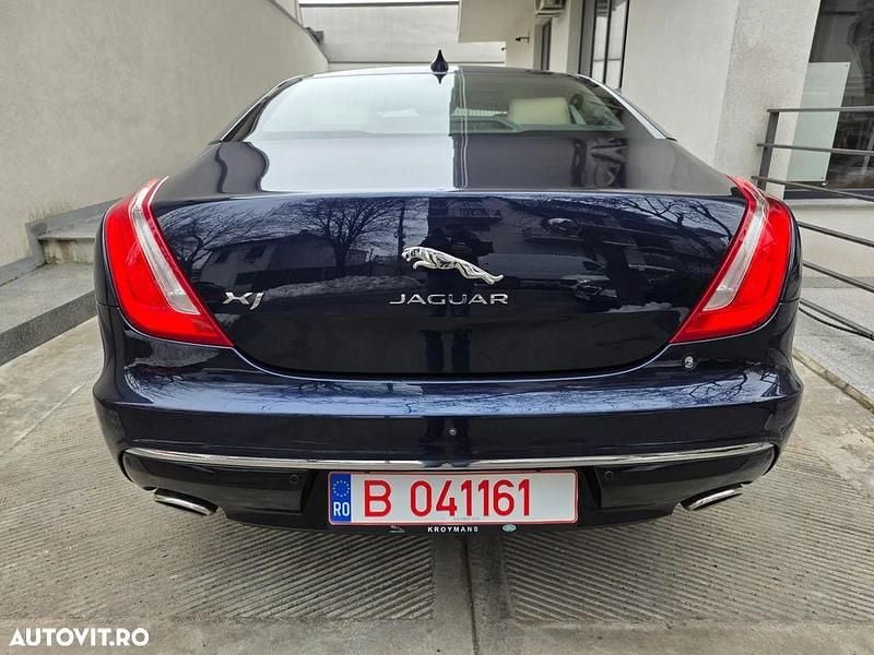 Second-hand Jaguar XJ Premium Luxury 300 CP (220 kW) 2018 Culoarealbastru Berlinǎ
