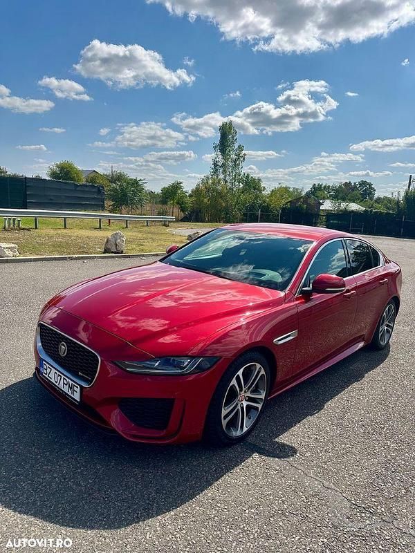 Culoarerosu Utilizat 2020 Jaguar XE R-Dynamic Berlinǎ | 20.500 EUR (Scump) - Imagine 1/4