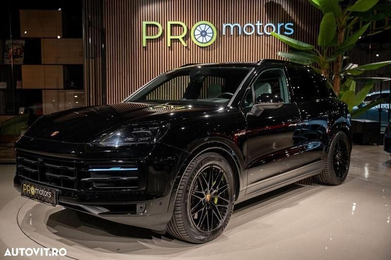 Culoarenegru Utilizat 2024 Porsche Cayenne SUV | 99.800 EUR (Super Preț) - Imagine 1/4