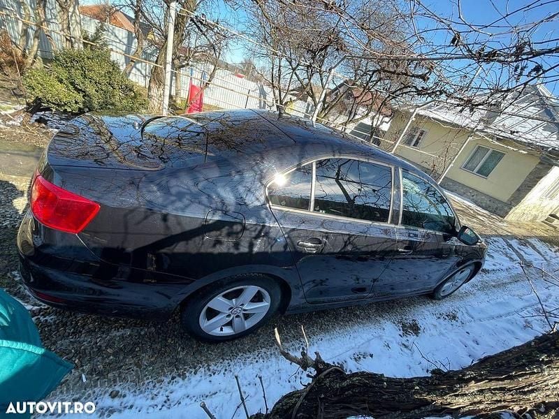 Second-hand VW Jetta Trendline 105 CP (77 kW) 2011 Culoarenegru Berlinǎ