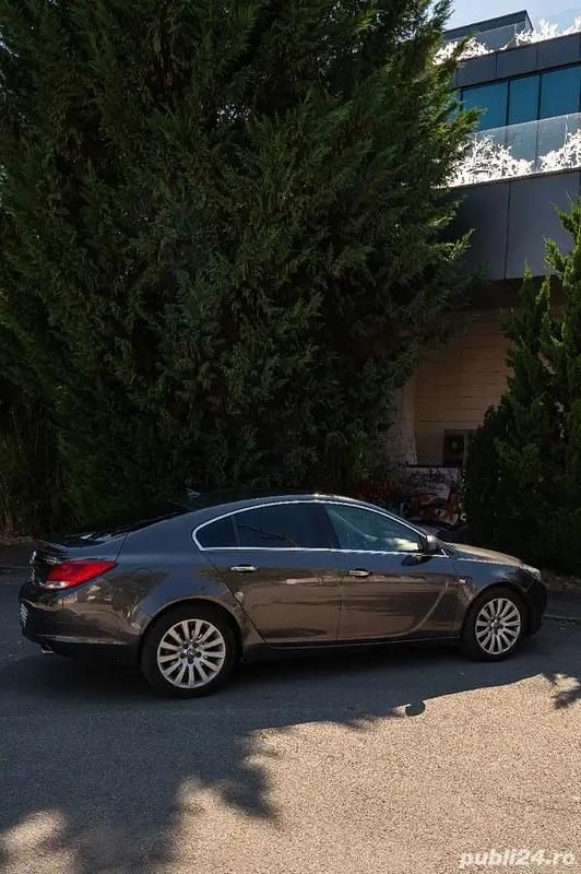 Second-hand Opel Insignia 220 CP (161 kW) 2011 Gri Hatchback