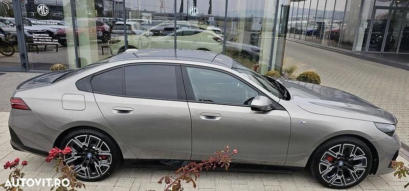 Second-hand BMW i5 Comfort Edition 289 kW (394 CP) 2024 Culoaregri Berlinǎ