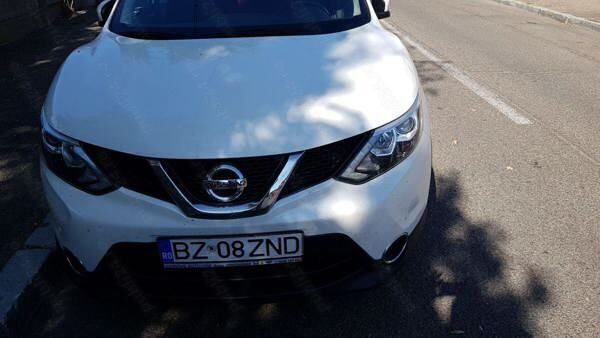 Alb Utilizat 2015 Nissan Qashqai SUV | 10.000 EUR - Imagine 1/4