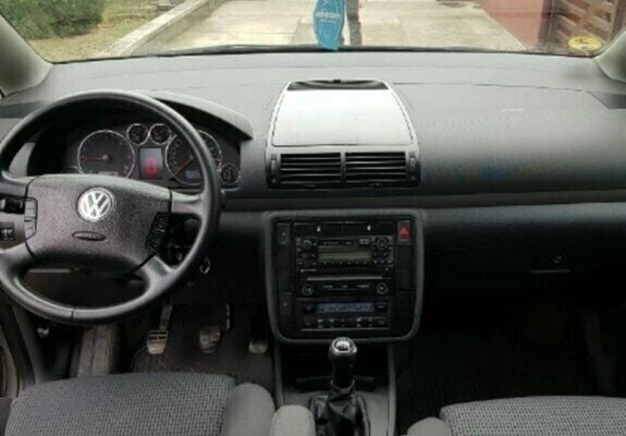 Second-hand VW Sharan 116 CP (85 kW) 2005 Gri Monovolum