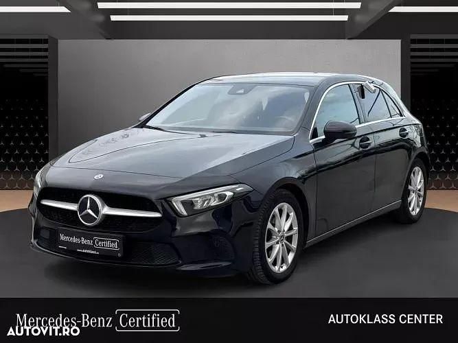 Culoarenegru Utilizat 2020 Mercedes A180 Hatchback | 25.500 EUR (Puțin scump) - Imagine 1/4