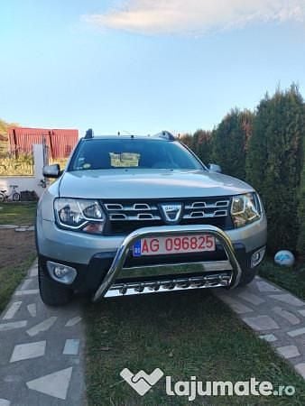 Argintiu Utilizat 2015 Dacia Duster Prestige SUV | 7.700 EUR (Preț bun) - Imagine 1/4
