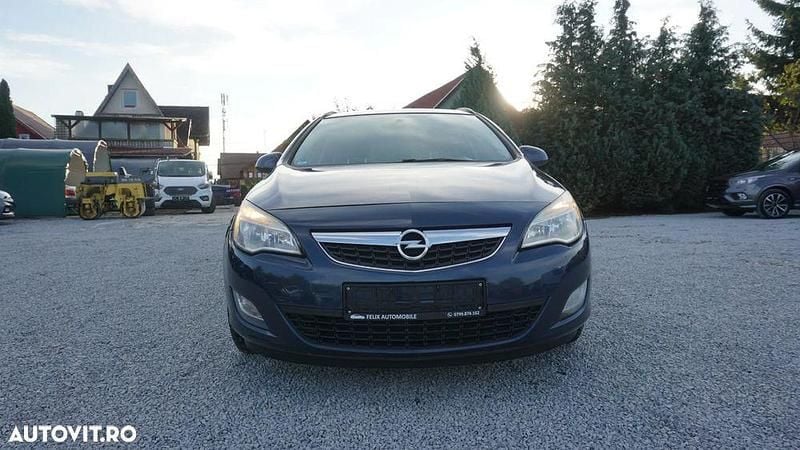 Albastru Utilizat 2011 Opel Astra Innovation Break | 3.990 EUR (Preț OK) - Imagine 1/4