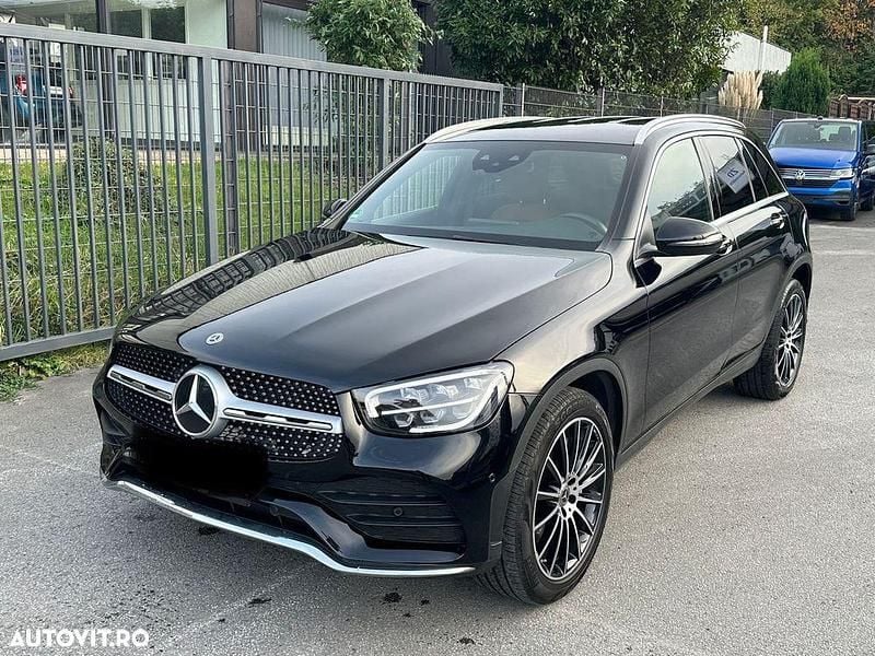Culoarenegru Utilizat 2020 Mercedes GLC300 SUV | 34.800 EUR - Imagine 1/4