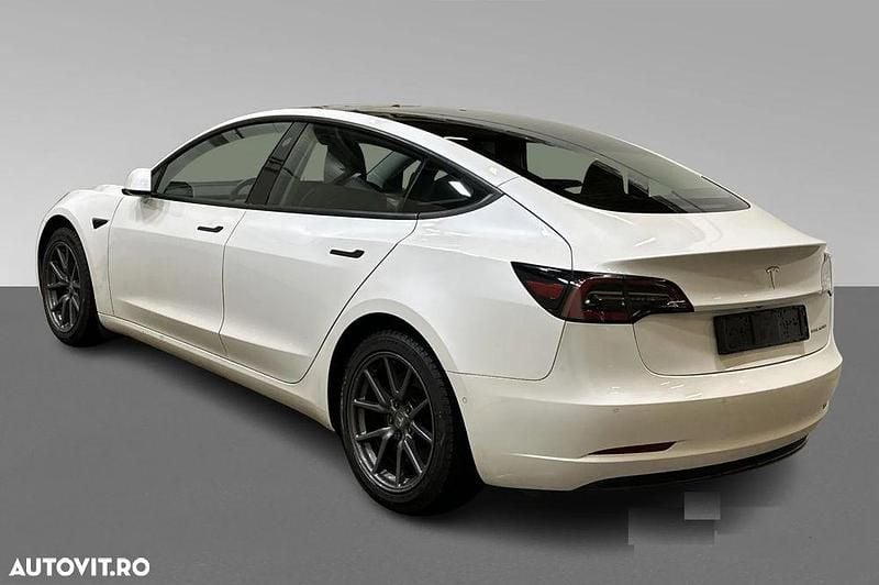 Second-hand Tesla Model 3 365 kW (497 CP) 2021 Culoarealb Berlinǎ