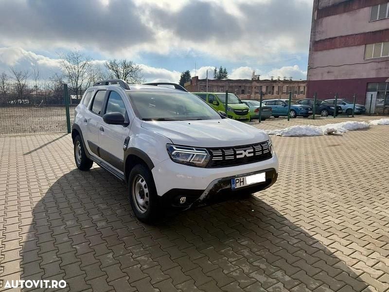 Second-hand Dacia Duster 114 CP (83 kW) 2023 Culoarealb SUV