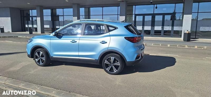 Second-hand MG ZS Luxury 105 kW (143 CP) 2021 Culoarealbastru SUV