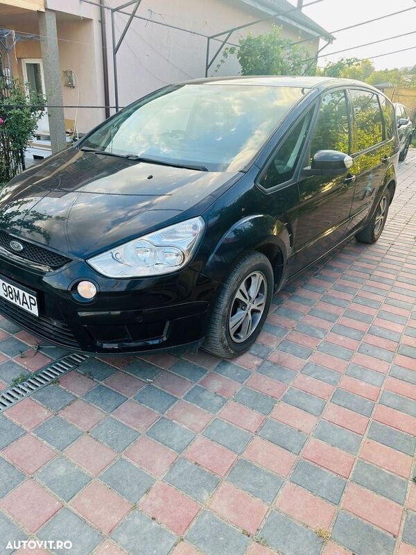 Negru Utilizat 2010 Ford S-MAX Titanium Monovolum | 1.680 EUR - Imagine 1/4