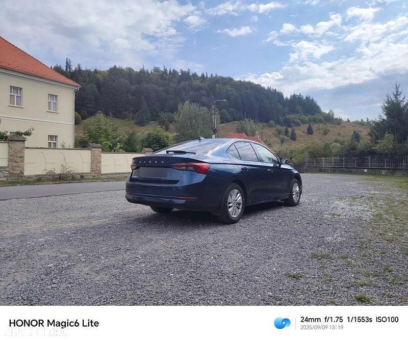 Second-hand Skoda Octavia Ambition 150 CP (110 kW) 2024 Culoarealbastru Berlinǎ