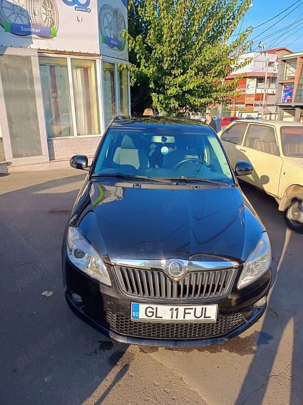 Negru Utilizat 2014 Skoda Fabia Hatchback | 5.600 EUR (Preț OK) - Imagine 1/4