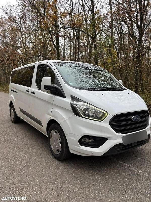 Second-hand Ford Transit Custom 170 CP (125 kW) 2018 Culoarealb Monovolum