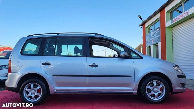 Second-hand VW Touran 105 CP (77 kW) 2008 Culoaregri Monovolum