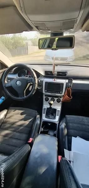 Gri Utilizat 2006 VW Passat Hatchback | 1.400 EUR (Super Preț) - Imagine 1/4