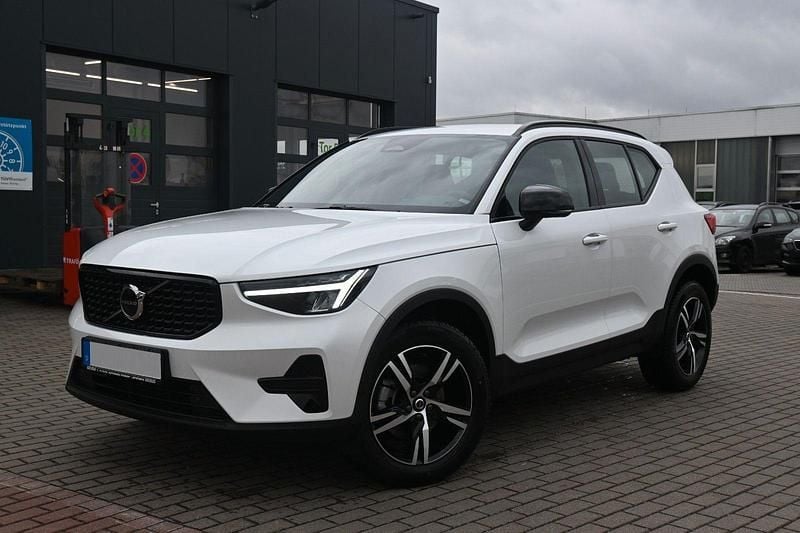 Utilizat 2024 Volvo XC40 Plus SUV | 41.263 EUR (Puțin scump) - Imagine 1/1