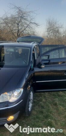 Second-hand VW Touran 170 CP (125 kW) 2007 Negru Monovolum