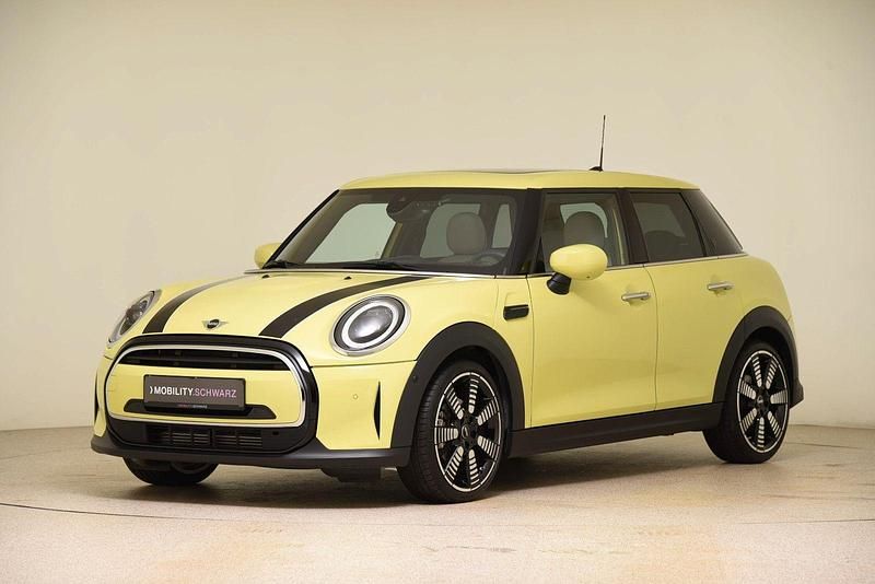 Utilizat 2024 Mini Cooper Hatchback | 33.885 EUR - Imagine 1/1