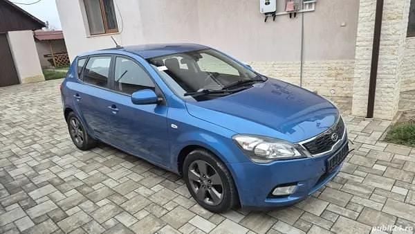 Albastru Utilizat 2010 Kia Ceed Hatchback | 3.400 EUR (Preț OK) - Imagine 1/4