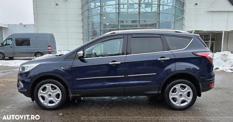 Second-hand Ford Kuga 182 CP (133 kW) 2019 Culoarealbastru SUV